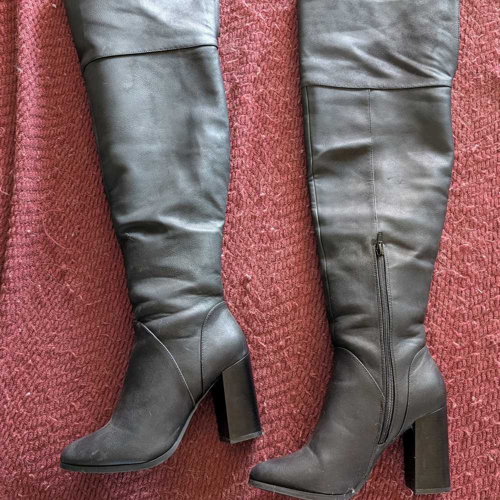 Black Knee-High Women's Boots